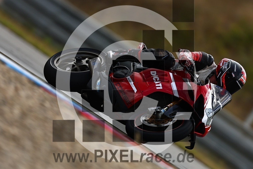 0089-20250830_06693 | Schöne Erinnerungen an spannende Momente - das festzuhalten ist unser Job. PIXELrace.de ist seit 2003 auf den Rennstrecken Europas unterwegs um die Action draußen beim Fahren und die wunderbare Stimmung imm Fahrerlager für euch einzufangen.