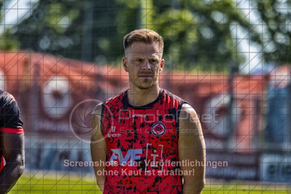 20250629_102454_0012-Bearbeitet | #,1.Göppinger SV, Fussball, Oberliga BW - Trainingsauftakt, Saison 2025/2026, Rasensportplatz Stadion SV Göppingen, Hohenstaufenstr. 116, 73033 Göppingen, 29.06.2025 - 10:30 Uhr,Foto: PhotoPeet-Sportfotografie/Peter Harich