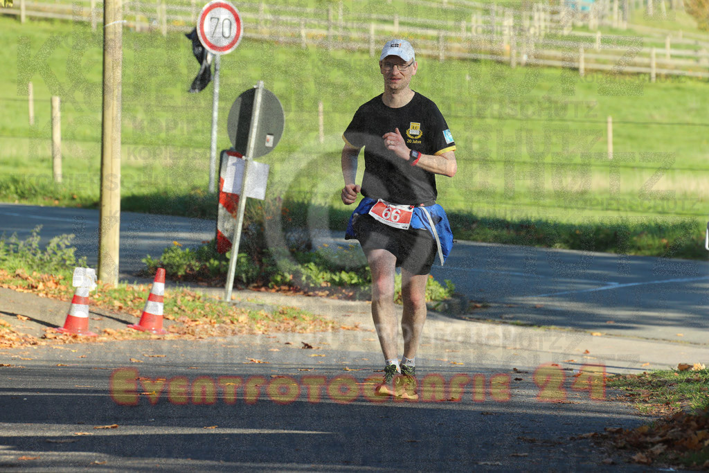 221113_1331_EX1_9758 | Sportfotografie im Rhein-Sieg Kreis, Köln, Bonn, NRW, Rheinland Pfalz, Hessen, etc. Unser Tätigkeitsfeld umfasst den Laufsport vom Volkslauf über den Marathon, Duathlon, Triathon bis zum Ultralauf wie Kölnpfad Ultra oder Schindertrail.