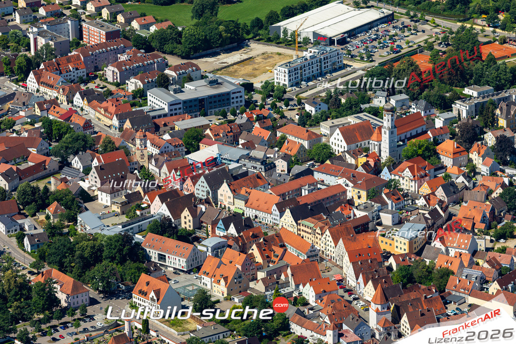 Das Luftbild der Stadt Aichach wurde 2022 vom Flugzeug heraus erstellt (keine Drohnen-Aufnahmen) Aufnahmehöhe ca.450 Meter- hohe Bildauflösung und Druck-Qualität. Garantiert!