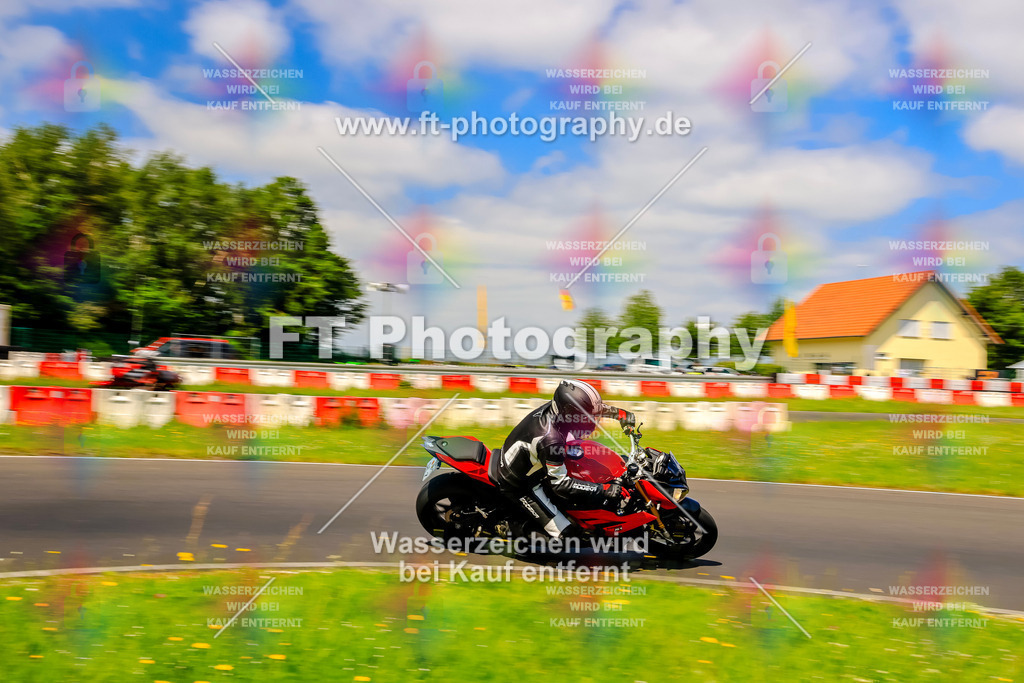 VBK-8090 | Hier findet Ihr Bilder von Touristenfahrten auf der Nürburgring Nordschleife oder von anderen Veranstaltungen die ich besucht habe. Viel Spass beim Durch Schauen 