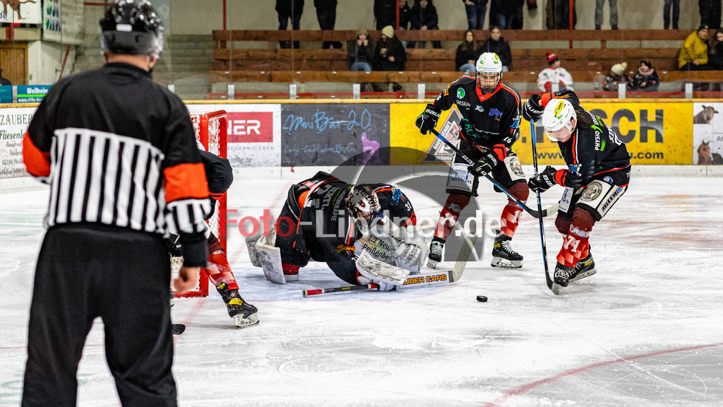 Bayernliga Eishockey Meisterrunde, TSV Peißenberg "Miners" gegen TEV Miesbach am 3.2.23 in Peißenberg | Bayernliga Eishockey Meisterrunde, TSV Peißenberg "Miners" gegen TEV Miesbach am 3.2.23 in Peißenberg