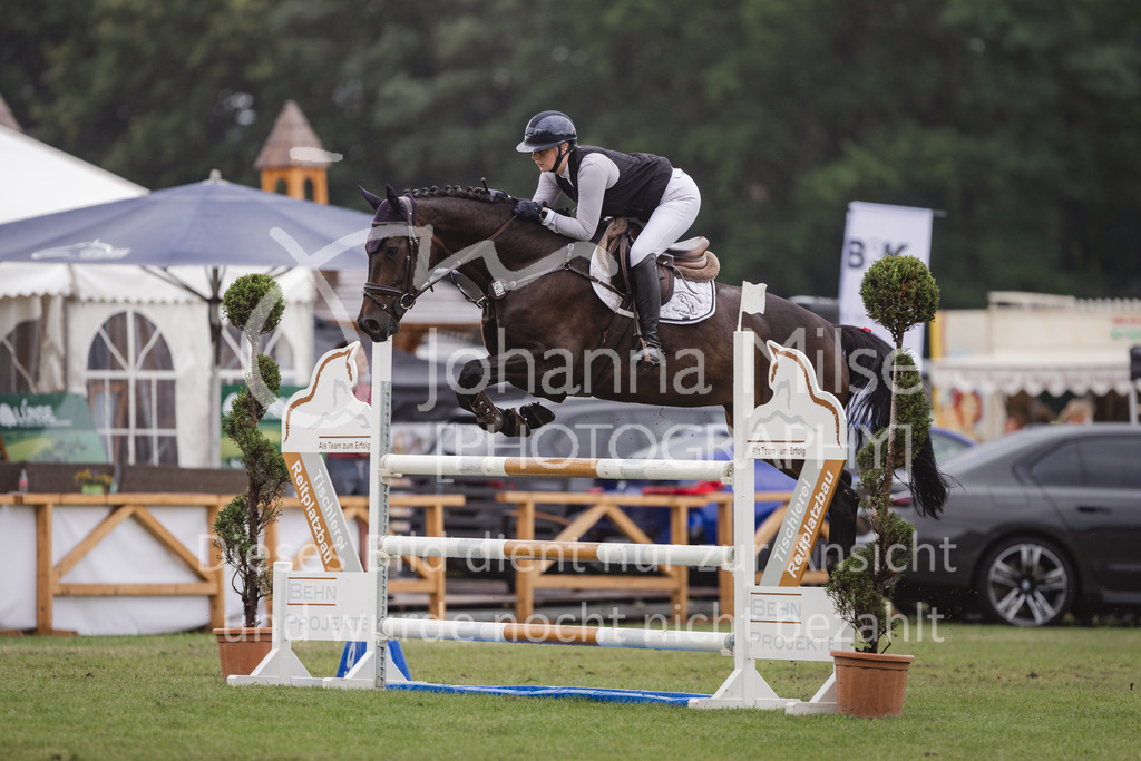 230715_LC_Stil-M-618 | Deine schönsten Turniermomente als professionelle Fotos! Entdecke hochwertige Pferdesport-Fotografie im Online-Shop. Jetzt Fotos finden & bestellen!