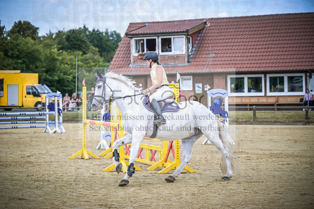 DOS_0915 | Entdecke hochwertige Reitturnierfotos von Foto Oger. Professionell, emotional und authentisch – jetzt Lieblingsmomente im Shop bestellen.Deutschlandweite Turnierfotografie. - Realisiert mit Pictrs.com