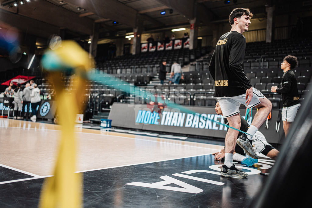 Basketball | Männer | Saison 2024/2025 | easyCredit Basketball Bundesliga | 14. Spieltag | Veolia Towers Hamburg vs. Basketball Löwen Braunschweig | 30.12.2024 | Gian Aydinoglu (#4, Basketball Löwen Braunschweig)