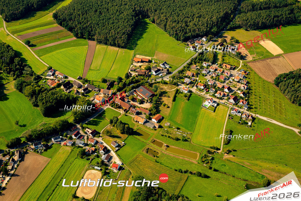 Das Luftbild zeigt : Ottersdorf Büchenbach - Die Luftaufnahme wurde 2023 vom UL-Flugzeug aus erstellt ( keine Drohne ) - Hochauflösende Luftaufnahme - Für grossformatige Ausdrucke geeignet. Die Geschenkidee !Mit Lizenz und Bildrechte bestellbar