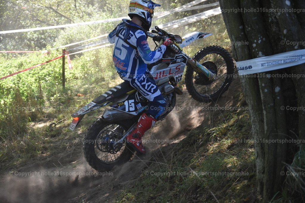 DSC_0037 | Sportfotografie , Motorsport, Motoross, Reitsport, Mointainbike, Enduro,
Landschaft , Outdoor, Eventfotografie, Landschaft, Bilder online bestellen - Realisiert mit Pictrs.com