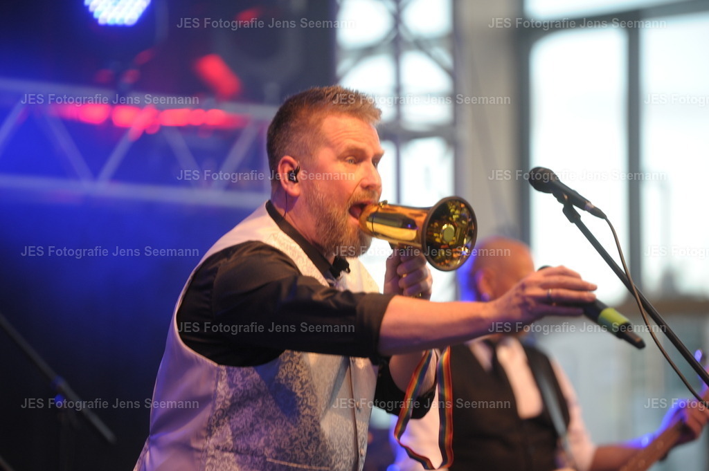 2026_0613_Neustadt Cup_Konzert0127 | Fotograf Jens Seemann aus Neustadt in Holstein. Ich fotografiere Ihre Hochzeit, Veranstaltungen, Sport. Firmen... - Realisiert mit Pictrs.com