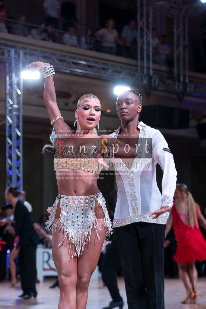 20240706_WDSF_WO_Latin_9194 | Tanzsportbilder, Standardtanz, Lateintanz, WDSF, DTV, LTVB, dancecomp, goc, hessen tanzt, blaues band der spree, walzer, tango, wiener walzer, slowfox, quickstepp, samba, rumba, cha-cha-cha, paso doble. jive, hd-kroft photography, turniertanzsport