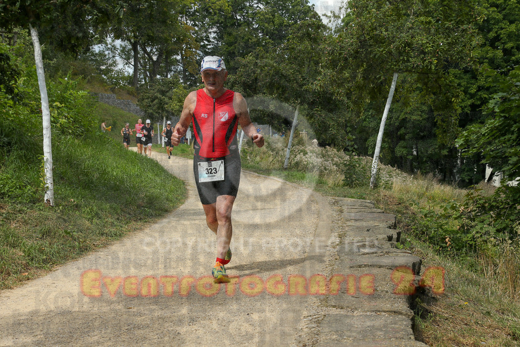 250824_1341_EX1_3235 | Sportfotografie im Rhein-Sieg Kreis, Köln, Bonn, NRW, Rheinland Pfalz, Hessen, etc. Unser Tätigkeitsfeld umfasst den Laufsport vom Volkslauf über den Marathon, Duathlon, Triathon bis zum Ultralauf wie Kölnpfad Ultra oder Schindertrail.