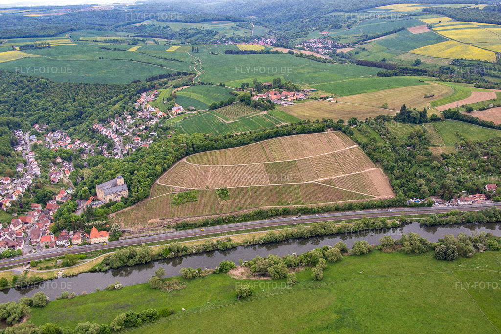 Luftbild: Ortsansicht von Süden im Ortsteil Mainberg in Schonungen im Bundesland Bayern in Deutschland. Foto: IMG_079121.jpg vom 15.05.2015 durch Werner Riehm/FLY-FOTO.de