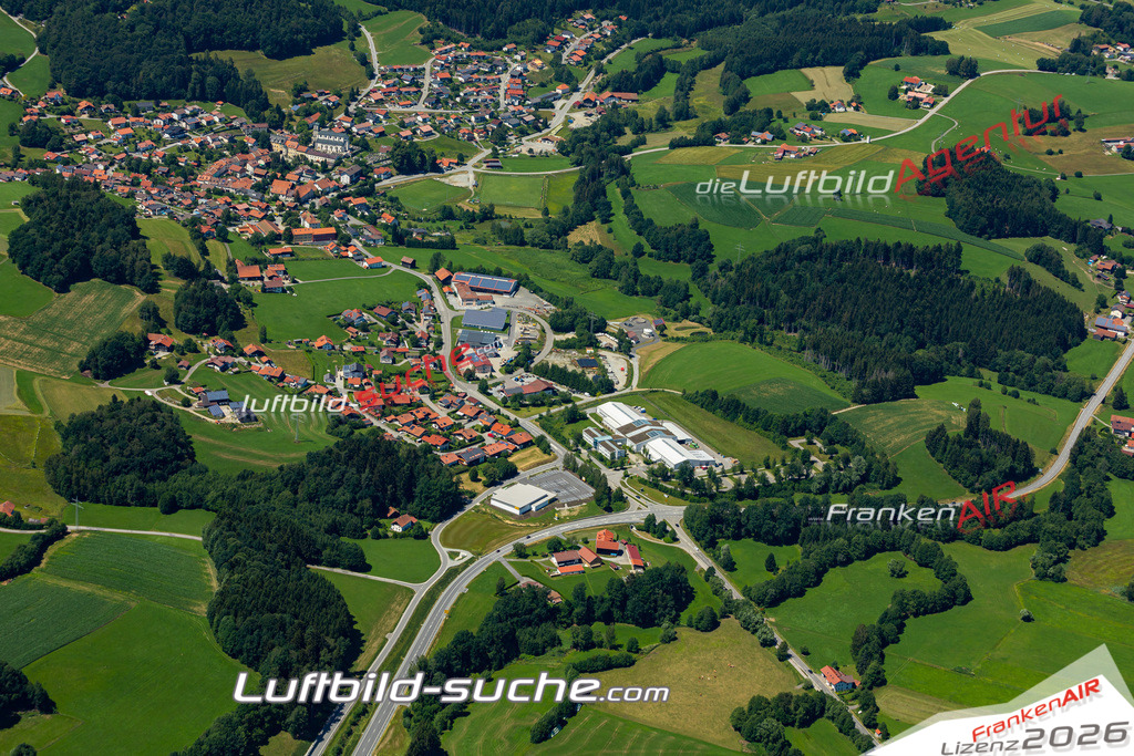 Aktuelles Luftbild von  Gotteszell - Die Luftaufnahme wurde 2022 mittels UL-Flugzeug erstellt ( keine Drohne ) - hochauflösende Kamera-Systeme von  Canon -Beste Qualität - Für grossformatige Ausdrucke geeignet. Die Geschenkidee !