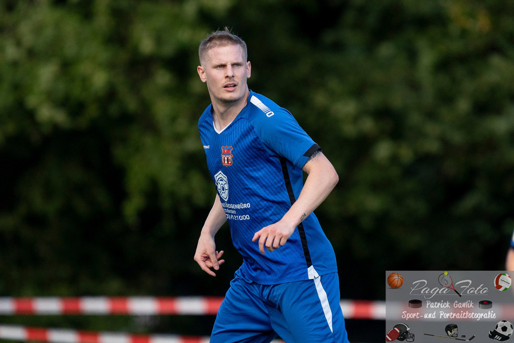 Hessenliga: Türk Gücü Friedberg - FC Eddersheim, 09.08.2024 | Patrick Schorr (Türk Gücü Friedberg #23), Freisteller, Portrait / Porträt, Türk Gücü Friedberg - FC Eddersheim, Friedberg, Städtischer Sportplatz, 9.8.2024 - Realisiert mit Pictrs.com