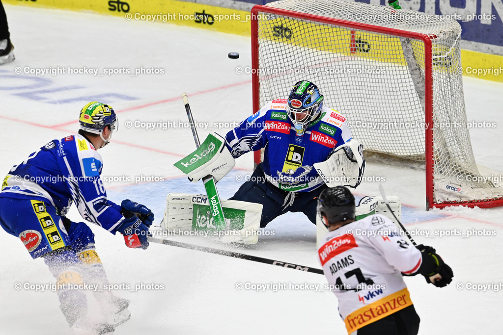 EC IDM Wärmepumpen VSV vs. Pioneers Vorarlberg | #18 Nico Uschan EC VSV, #37 René Swette EC VSV, #17 Collin Adams Pioneers Vorarlberg, EC IDM Wärmepumpen VSV vs. Pioneers Vorarlberg, EC IDM WÄRMEPUMPEN VSV vs. Pioneers Vorarlberg am 03.10.2025 in Villach (Stadthalle Villach), Austria, (Photo by Bernd Stefan)
