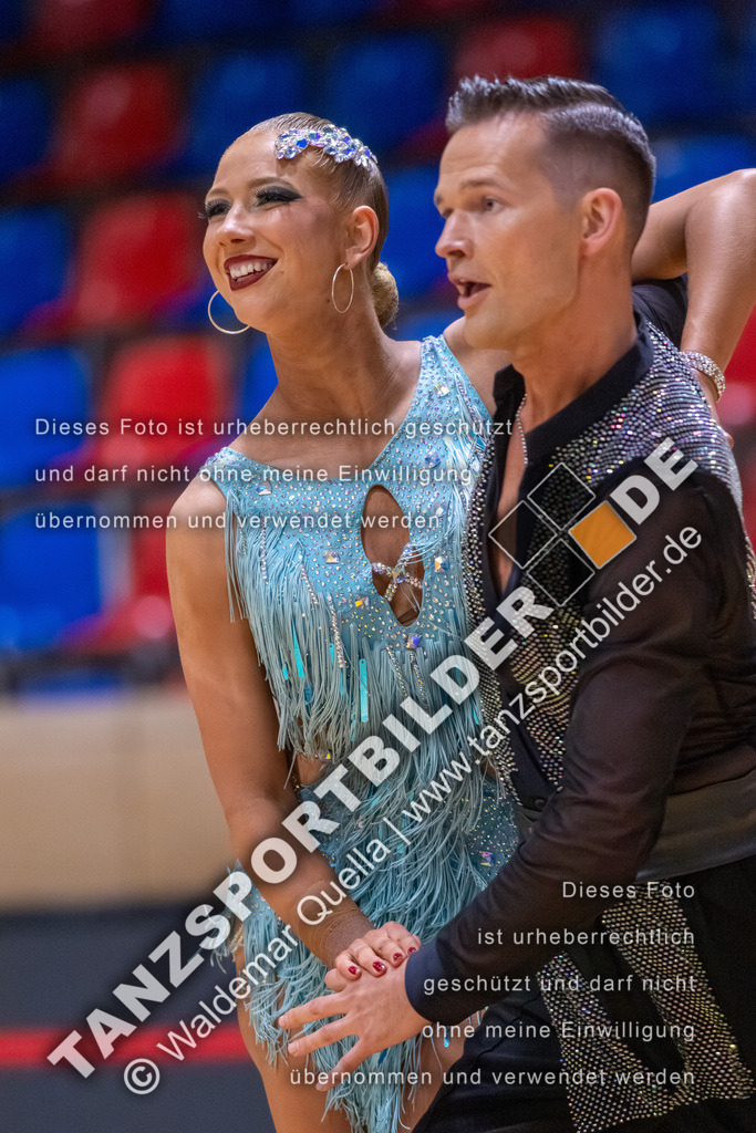 20260328-03740 | Hier finden Sie Tanz Bilder vom Latein und Standard Formationen tanzen. Sportbilder vom Tanzsport. Schöne Fotos und von Weltmeisterschaft, Europameisterschaft, Bundesliga, Regionalliga, Oberliga und Landesliga sowie von GOC Stuttgart, DanceComp, WM Bremen