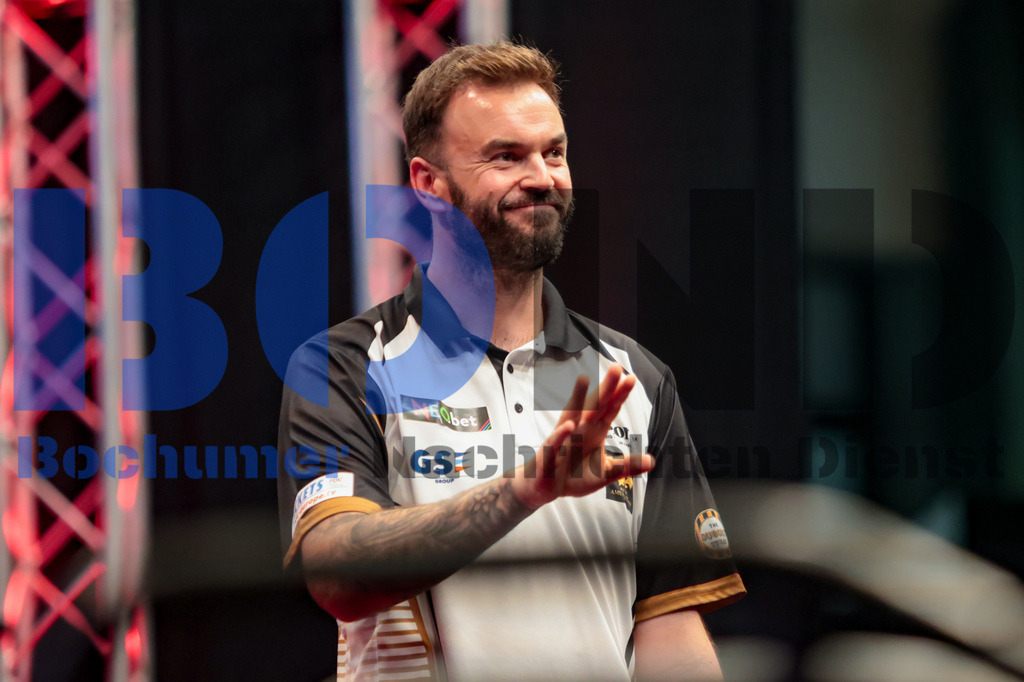 PDC European Darts Open 2024 | {headline}(Foto: Sebastian Sendlak / BOND) - Realisiert mit Pictrs.com