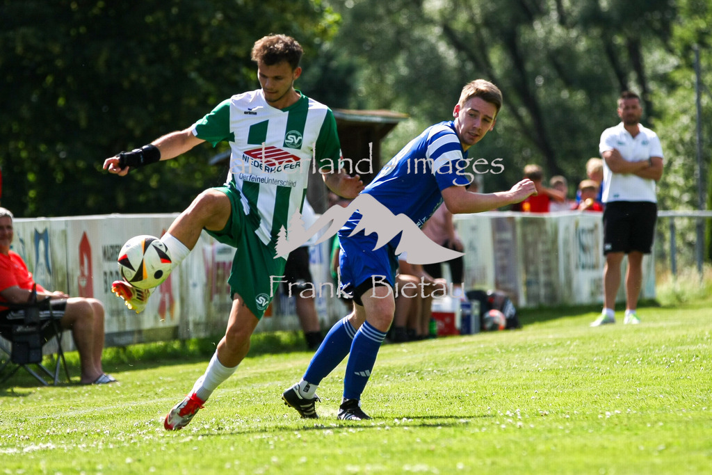 993T7663 | Medien- Sport- Entertainmentfotos