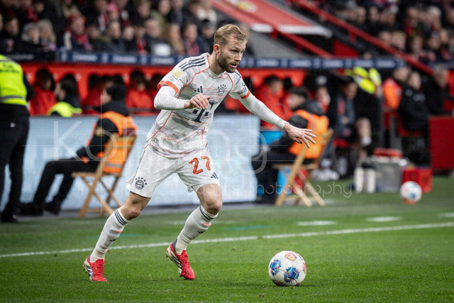 German Bundesliga, Bayer 04 Leverkusen vs. FC Bayern München, 14.03.2026 | LEVERKUSEN, GERMANY - MARCH 14:  Konrad Laimer (FC Bayern Muenchen, 27) during the German Bundesliga match on gameday 26 between Bayer 04 Leverkusen vs. FC Bayern München at BayArena on March 14, 2026 in Leverkusen, Germany. DFL REGULATIONS PROHIBIT ANY USE OF PHOTOGRAPHS AS IMAGE SEQUENCES AND/OR QUASI-VIDEO.
