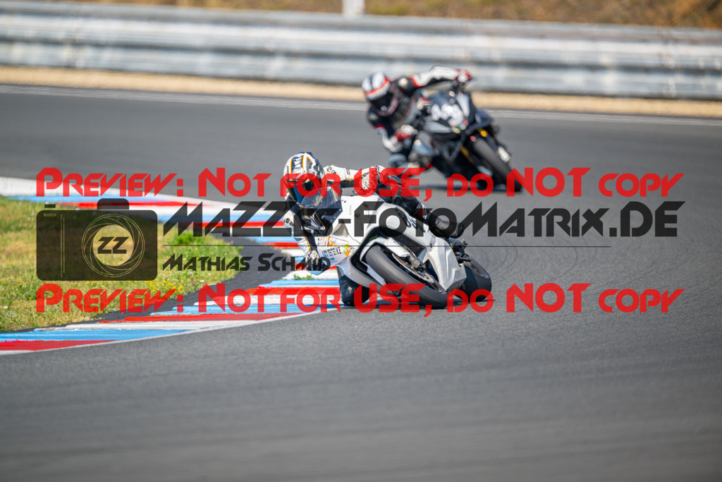 MaZZes-Fotomatrix-20260805-518655 | R1