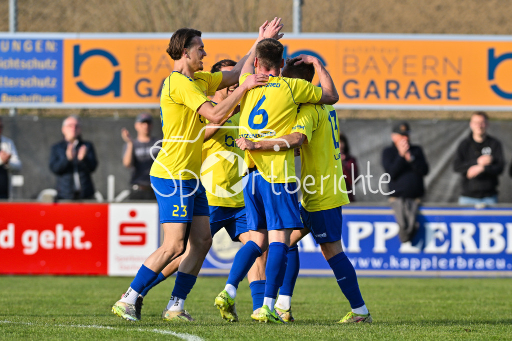 FC Pipinsried - TSV Grünwald | Jubel nach dem Treffer zum 2-0 druch Alexander LUNGWITZ (FC Pipinsried 13) / Tor / Torschuetze / Freude / Happy / Bayernliga Sued: FC Pipinsried - TSV Gruenwald, Kuechenstadel Arena am 11.04.2025