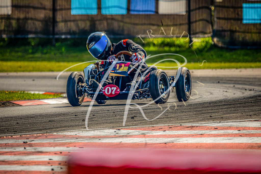 26AEE55D-F3B2-4599-9D7B-1ADEEAD5320B | traudl_s_fotos