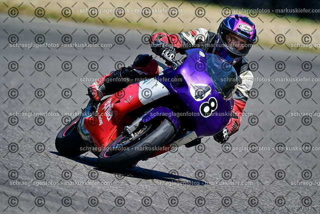 25bc03-1150 | markuskiefer.com - Realisiert mit Pictrs.com