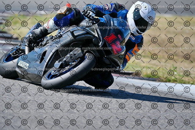 26bt04-0184 | markuskiefer.com - Realisiert mit Pictrs.com