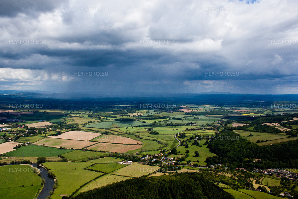 Vue aérienne: Averses dans le nord-est à Mordiford dans le département Angleterre, Grande Bretagne – .Photo: IMG_40620(39545).jpg prise le 10/06/2011 par Werner Riehm/FLY-FOTO.eu – Résolution de l'original: 4324 x 2883 px