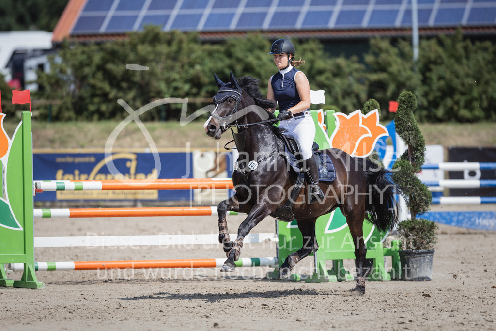 230624_PfSpTa_L-Spr-372 | Deine schönsten Turniermomente als professionelle Fotos! Entdecke hochwertige Pferdesport-Fotografie im Online-Shop. Jetzt Fotos finden & bestellen!