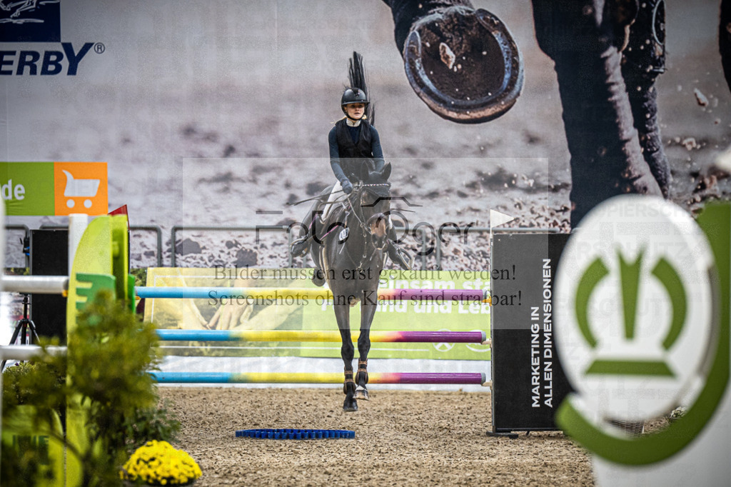 DOS_2563 | Entdecke hochwertige Reitturnierfotos von Foto Oger. Professionell, emotional und authentisch – jetzt Lieblingsmomente im Shop bestellen.Deutschlandweite Turnierfotografie. - Realisiert mit Pictrs.com