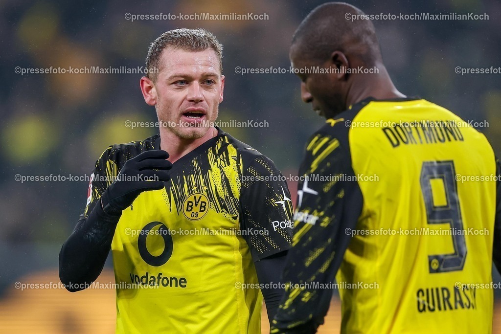 BVB13022601063 | 13.02.2026, Fußball, Borussia Dortmund - 1.FSV Mainz 05,, 1. Fußball Bundesliga, 22. Spieltag, Signal Iduna Park, Saison 2025 2026: Torjubel nach dem Tor zum 3:0 durch Torschütze Serhou Guirassy&nbsp;(BVB #09)  zusammen mit Julian Ryerson&nbsp;(BVB #26)   DFB regulations prohibit any use of photographs as image sequences and or quasi-video.