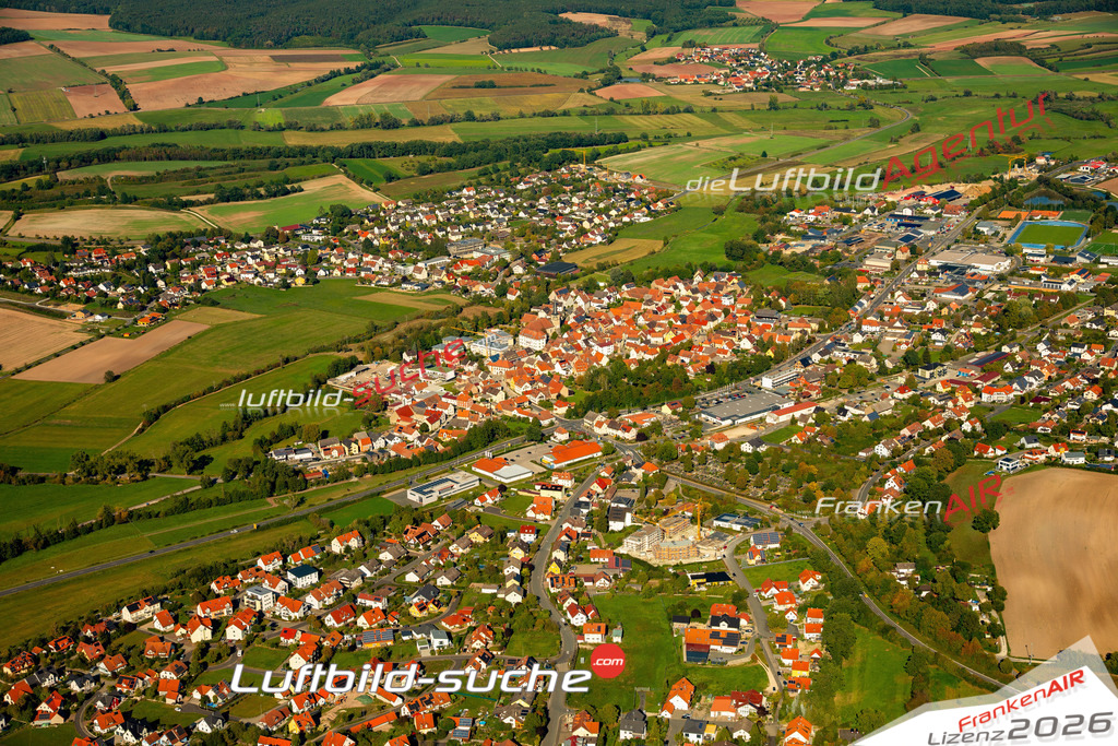 Das Luftbild zeigt :  Burgebrach - Die Luftaufnahme wurde 2023 vom UL-Flugzeug aus erstellt ( keine Drohne ) - Hochauflösende Luftaufnahme - Für grossformatige Ausdrucke geeignet. Die Geschenkidee !Mit Lizenz und Bildrechte bestellbar