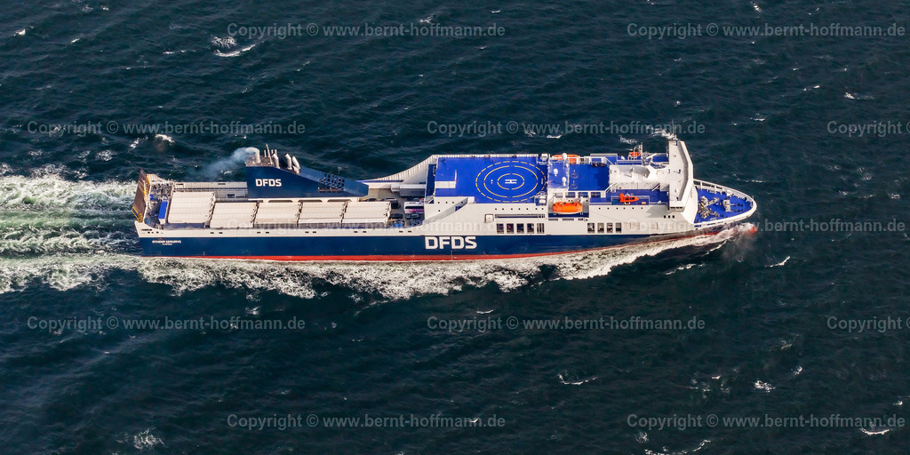 PLB_5209mct_DFDS_Athena-S_max100x50 | LUFTBILD. Frachtfähre ATHENA SEAWAYS der Reederei " DFDS " im Seegebiet östlicher Stollergrund mit Fahrtrichtung Kiel. - Realisiert mit Pictrs.com