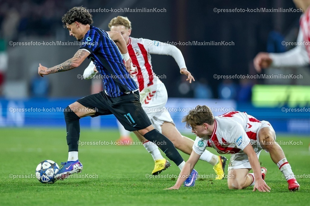 1FC04022601053 | 04.02.2026, Fußball, UEFA Youth League, U19 1. FC Köln - Inter Mailand, Sechzehntelfinale, RheinEnergie-STADION, Saison 2025 2026: Matias Mancuso (FC Internazionale Milano #11) im Zweikampf gegen  Fynn Schenten (U19 FC Köln #09)  DFB regulations prohibit any use of photographs as image sequences and or quasi-video.