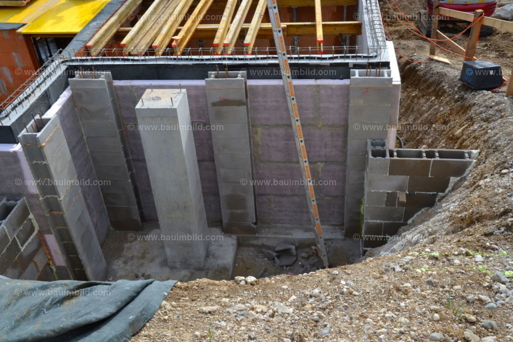 bib-lg04-betonarbeiten-0250 | Nach LV-Leistungsgruppen sortierte Detailfotos über den Bau eines Hauses. Alle Hausbau-Bilder direkt vom Urheber und Autor der Website Haus-Selber-Bauen.com