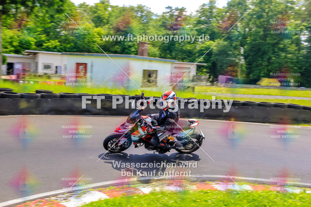 VBK-8174 | Hier findet Ihr Bilder von Touristenfahrten auf der Nürburgring Nordschleife oder von anderen Veranstaltungen die ich besucht habe. Viel Spass beim Durch Schauen 