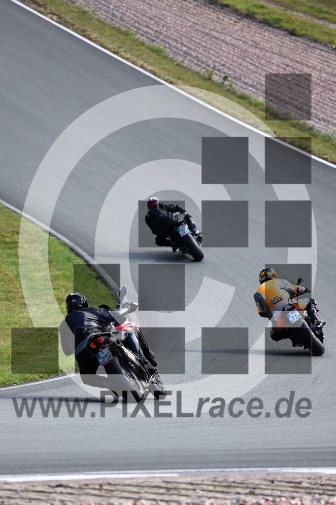 0021-20250915_01754 | Schöne Erinnerungen an spannende Momente - das festzuhalten ist unser Job. PIXELrace.de ist seit 2003 auf den Rennstrecken Europas unterwegs um die Action draußen beim Fahren und die wunderbare Stimmung imm Fahrerlager für euch einzufangen.