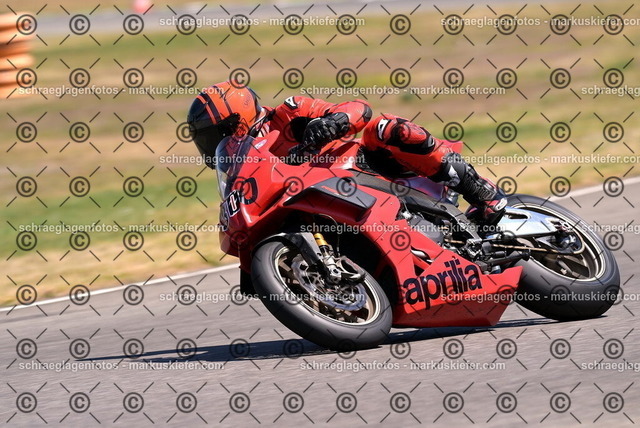26bt04-1792 | markuskiefer.com - Realisiert mit Pictrs.com