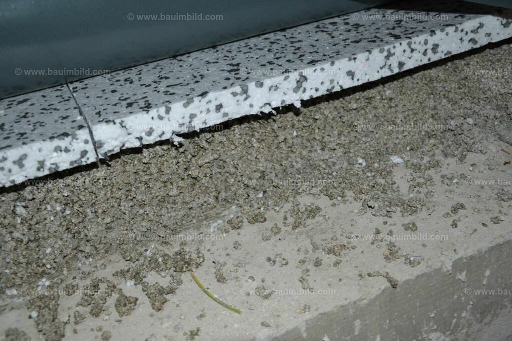 bib-lg19-fussbodenaufbau-0138 | Nach LV-Leistungsgruppen sortierte Detailfotos über den Bau eines Hauses. Alle Hausbau-Bilder direkt vom Urheber und Autor der Website Haus-Selber-Bauen.com