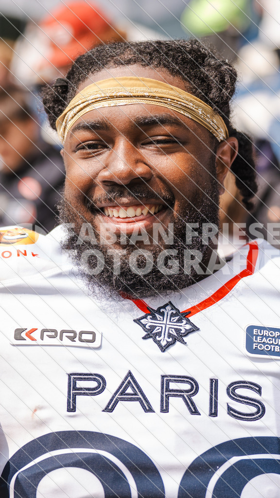 GER Rhein Fire vs. Paris Musketeers, Football, European League of Football, Spieltag 4, Saison 2025, 08.06.2025 | GER Rhein Fire vs. Paris Musketeers, Football, European League of Football, Spieltag 4, Saison 2025, 08.06.2025Foto: Fabian Friese - Realisiert mit Pictrs.com
