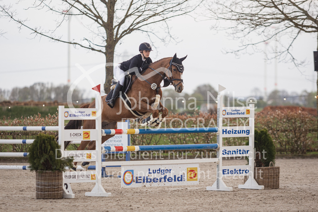 230426_HofSosath_Stil-M-659 | Deine schönsten Turniermomente als professionelle Fotos! Entdecke hochwertige Pferdesport-Fotografie im Online-Shop. Jetzt Fotos finden & bestellen!