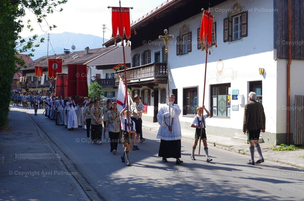 IMGP3586 | fotografiert von Axel PollmannLeonhardi Wallfahrt Benediktbeuern und Murnau, Fronleichnam, Fasching, Landschaft im Loisachtal und Benediktbeuern  - Realisiert mit Pictrs.com