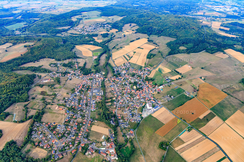 Luftbild: Ortsansicht aus Südwesten im Ortsteil Romsthal in Bad Soden-Salmünster im Bundesland Hessen in Deutschland. Foto: IMG_111068.jpg vom 08.09.2018 durch Werner Riehm/FLY-FOTO.de