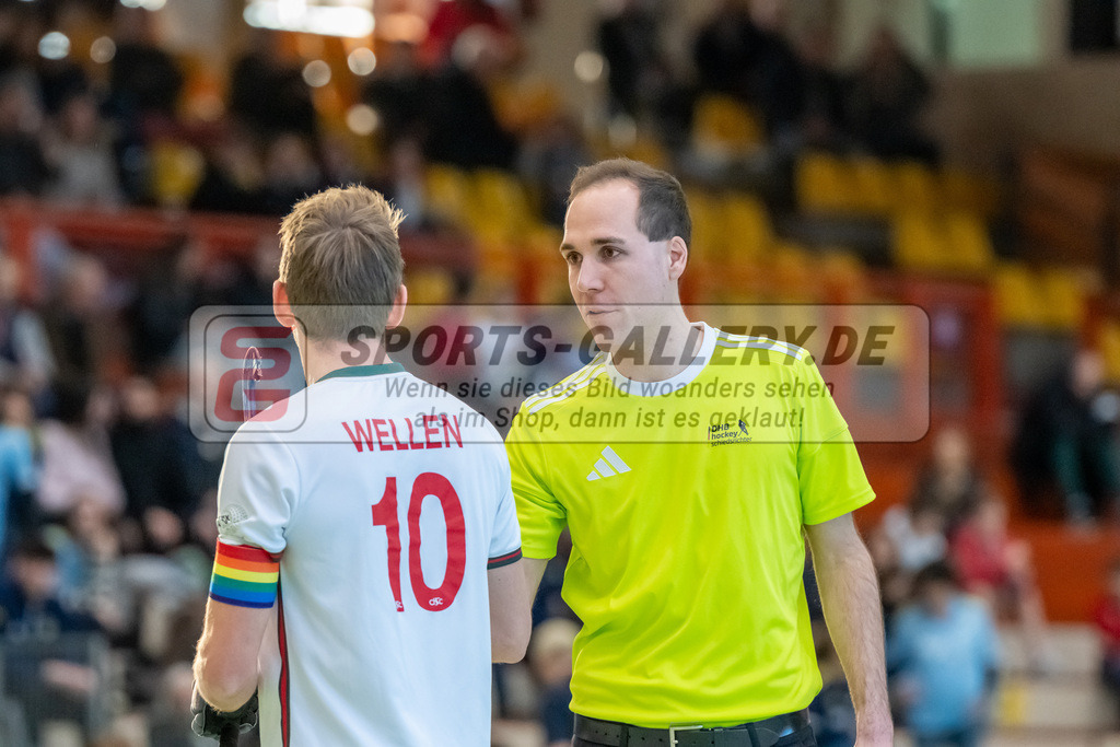 HK_20250118_101788 | 1/4 Finale 1. Bundesliga Halle Herren Crefelder HTC - Zehlendorfer Wespen am 18.1.2025 Halle Glockenspitz, Krefeld , Niklas Wellen ( Crefelder HTC 10 )