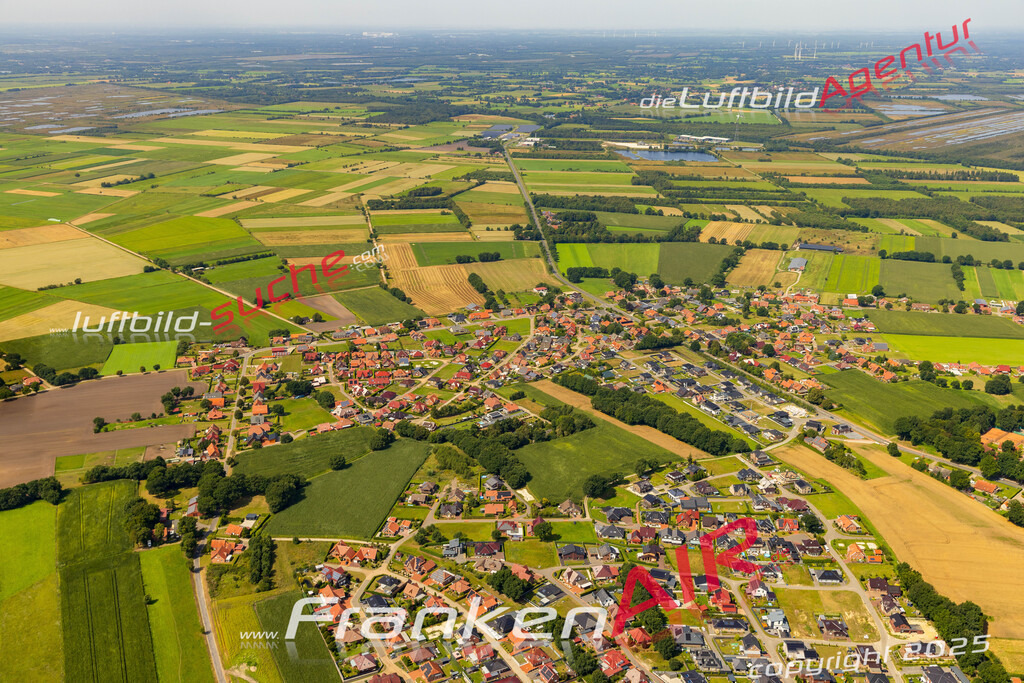 Luftaufnahme Hinternberg Esterwegen - Die Luftaufnahme wurde 2025 vom UL-Flugzeug heraus erstellt ( ohne Drohne ) - Hochauflösende Luftaufnahme - für professionelle Ausdrucke geeignet. Die Geschenkidee !Mit Lizenz und Bildrechte bestellbar