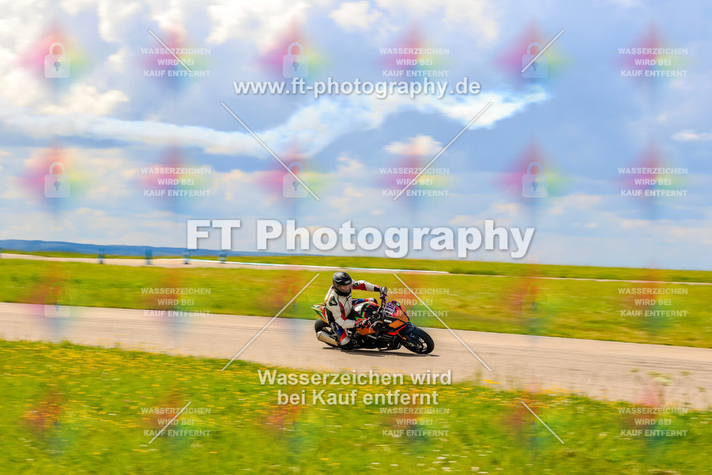 MotoTeam-0535 | Hier findet Ihr Bilder von Touristenfahrten auf der Nürburgring Nordschleife oder von anderen Veranstaltungen die ich besucht habe. Viel Spass beim Durch Schauen 