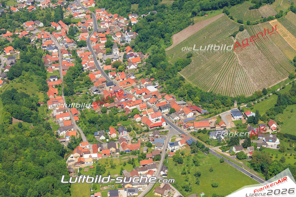 Luftbild von Zell Knetzgau - Luftaufnahme wurde 2016 von https://frankenair.de mittels Flugzeug (keine Drohne) erstellt - die Geschenkidee