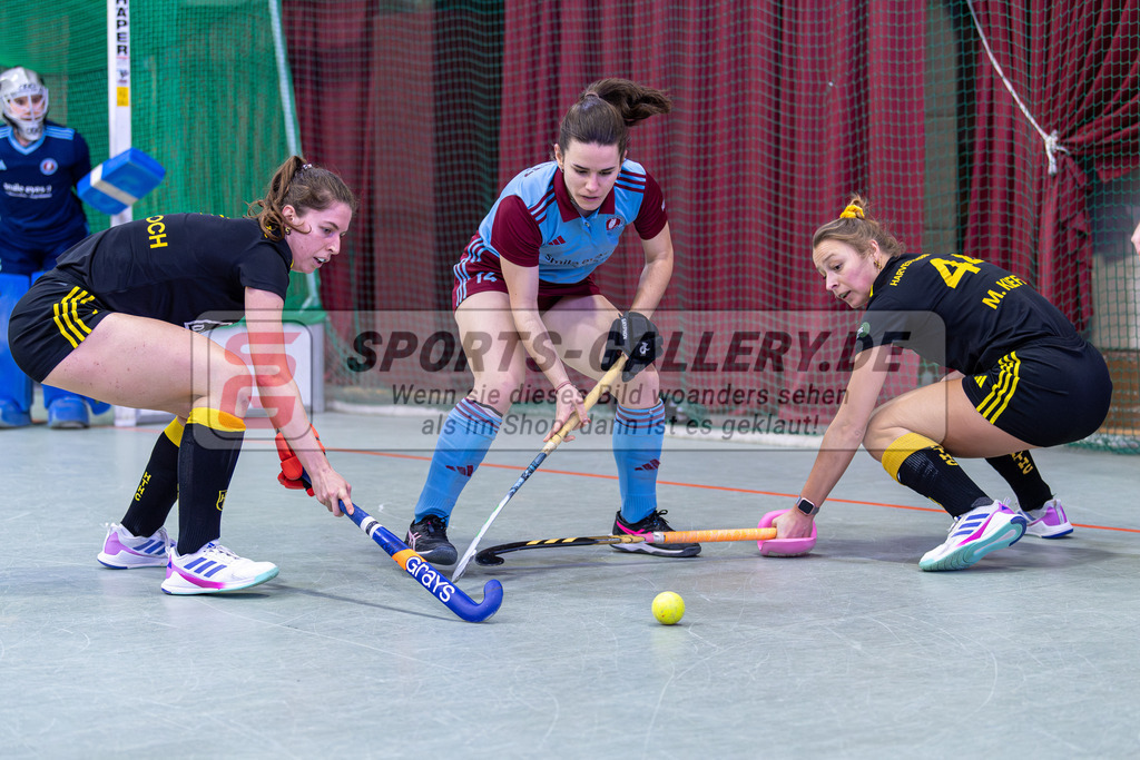 SM_2025-01-12_wD5_-113 | 1.Bundesliga Hallenhockey  (W) UHC - HTHC / 2:3 (2:1)