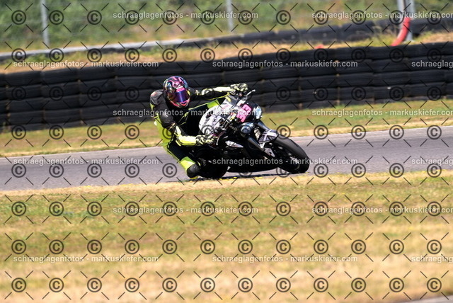 26bt04-2101 | markuskiefer.com - Realisiert mit Pictrs.com