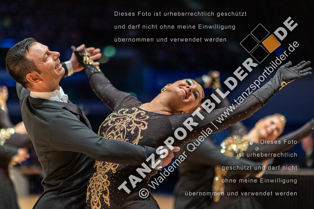 20221112-00146 | Hier finden Sie Tanz Bilder vom Latein und Standard Formationen tanzen. Sportbilder vom Tanzsport. Schöne Fotos und von Weltmeisterschaft, Europameisterschaft, Bundesliga, Regionalliga, Oberliga und Landesliga sowie von GOC Stuttgart, DanceComp, WM Bremen